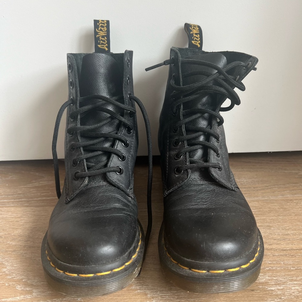 Dr. Martens Pascal Virginia 8-Eye Combat Boot